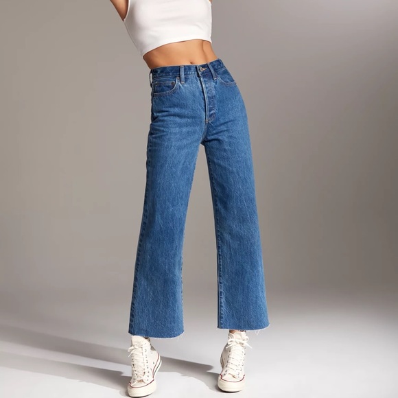 Aritzia Denim - Aritzia Denim Forum Farrah Wide Leg Jean in Mid Stone Blue